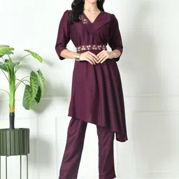 DesiNoor.com V-Neck Embroided Tunic With Trouser & Designer Belt-22