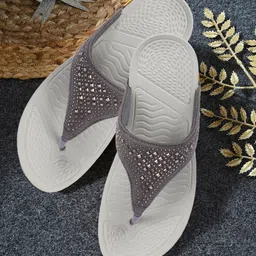 TRASE Stiletto with Laser Cuts-54