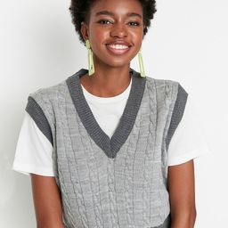 Trendyol Women Grey Cable Knit Crop Sweater Vest-image-59