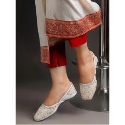 Iconics Women's Silver Floral Crystal Embellished Ethnic Juttis-picture-47
