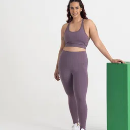 Hunnit Solid Medium Coverage Bra image 5