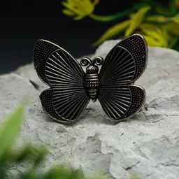 Ozanoo Silver-Plated Butterfly Shaped Brass Finger Ring-picture-5