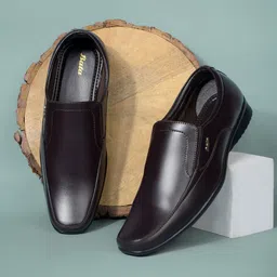 Bata Men Casual Slip-On Sneakers-picture-24