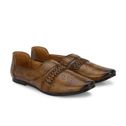 Vellinto Men Eclipse Perforated Lightweight Mojaris-image-32