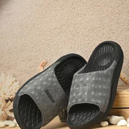 SPYKAR Men Printed Sliders-65