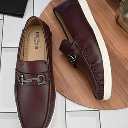 INVICTUS Men Lightweight Leather Horsebit Loafers-27