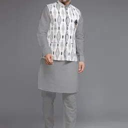 Utsav Fashion Men Regular Kurta with Trousers-31