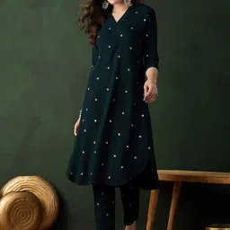 Sangria Printed Kurta With Trousers-picture-50