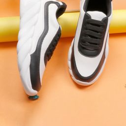 XE Looks Women Black Colourblocked Sneakers-image-63
