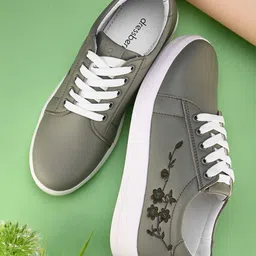 DressBerry Women Grey Printed Round Toe Lightweight Sneakers-image-66