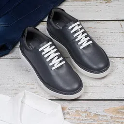 LOUIS STITCH Men Grey Casual Dotted Sneakers-image-92