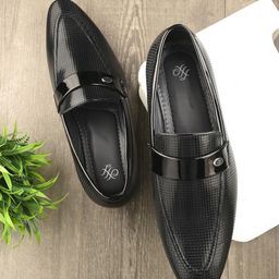 House of Pataudi Men Textured Formal Loafers-image-44