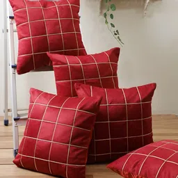 Stuff N' Fluff Red 5 Pieces Checked Square Cushion Covers-10