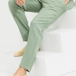 Snitch Men Green Relaxed Straight Fit Linen Trousers-image-64