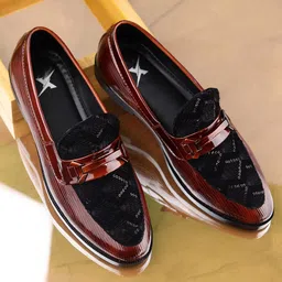 KRAASA Men Embroidered Lightweight Suede Loafers-17