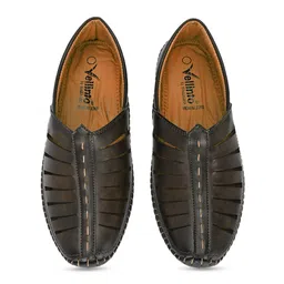Vellinto Men Hustle Lightweight Mojaris With Laser Cuts image 4