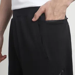 NOBERO Men Solid Oversized Relaxed Fit Travel Joggers image 5