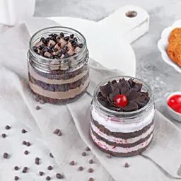 Delight Duo of Choco Chip N Black Forest Jar Cakes-image-43