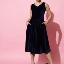 VAARARO V-Neck Velvet Fit & Flare Midi Dress-picture-41