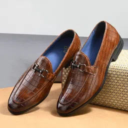 House of Pataudi Men Textured Round Toe Loafers-image-52