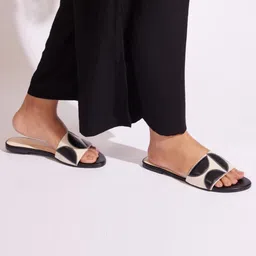 CAI Women Geometric Canvas Flats-46