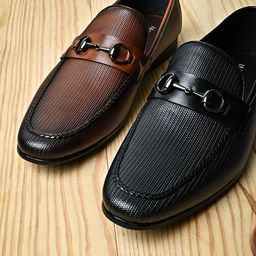 Regal Men Textured Leather Formal Slip-On Shoes-picture-15