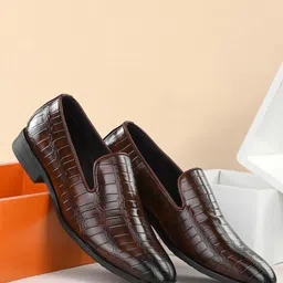 INVICTUS Men Brown Textured Slip On Formal Shoes-image-56