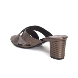 Elevato Basics Women Cross Strap Open Toe Block Heels image 3
