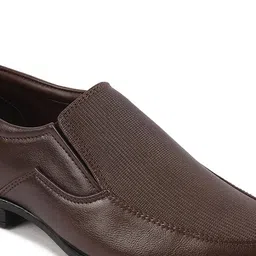 FAUSTO Men Textured Pointed Toe Formal Slip-On Shoes image 3