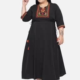 Indietoga Plus Size Embroidered Fit And Flare Long Maxi Dress-picture-9