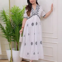Light Daisy Women Ethnic Motifs Embroidered Empire Midi Dress-picture-50