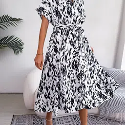 StyleCast x Revolte Shirt Collar Extended Sleeves Abstract Print Fit & Flare Midi Dress-picture-11