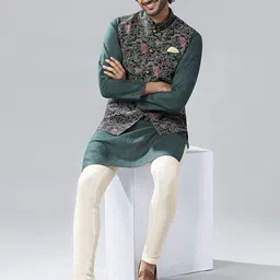 KISAH Men Black & Green Solid Kurta with Pyjamas With Nehru Jacket image 2