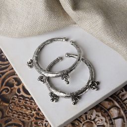 TEEJH Bhanvi Oxidized Silver-Plated Anklets-image-35