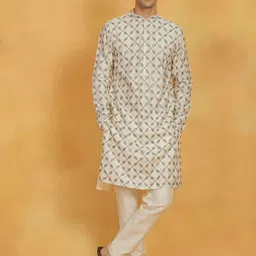 VASTRAMAY Ethnic Motifs Embroidered Sequinned Kurta with Trouser-picture-38
