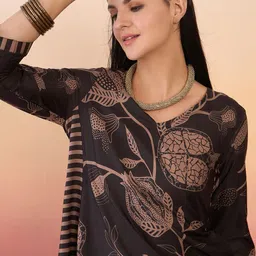 Anouk Ethnic Motifs Printed V-Neck Straight Kurta with Trousers-picture-13