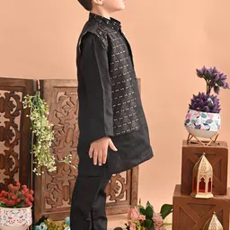Superminis Boys Mandarin Collar Sequinned Kurta With Pyjamas & Nehru Jacket image 2