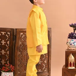 Superminis Boys Mandarin Collar Sequinned Kurta With Pyjamas & Nehru Jacket image 5
