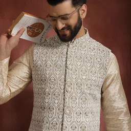 Anouk Metallic Embroidered Mandarin Collar Nehru Jacket image 5