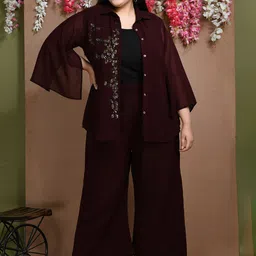 PrettyPlus by Desinoor.com Plus Size Embellished Tunic with Palazzos Set image 4