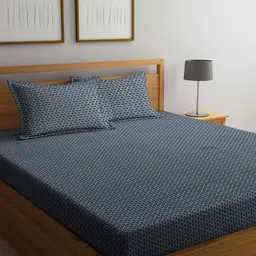 Arrabi Green Geometric 300 TC 1 King Bedsheet with 2 Pillow Covers-image-95