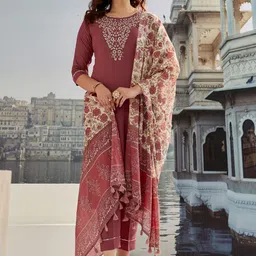 WOMEN PLUS Floral Embroidered Regular Thread Work Kurta With Trousers & Dupatta-18