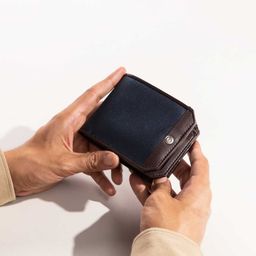 scarters Men Textured Two Fold Wallet image 3