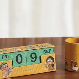 Chumbak Set of 2 Printed Calendar & Pen Holder Gift Set image 3