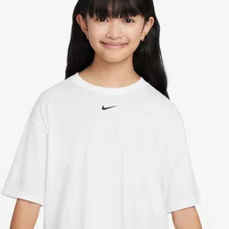 Nike One Relaxed Older Girls Dri-FIT Round Neck T-shirt-image-75