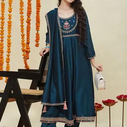CurlyTales Girls Floral Embroidered Kurta with Trousers & Dupatta-picture-16