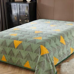 DREAM WEAVERZ Green & Yellow Geometric Heavy Winter 150 GSM Double Bed Blanket-image-10
