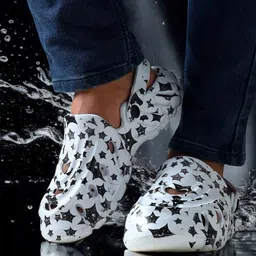 KAPYANSH Men Printed Croslite Clogs-picture-23