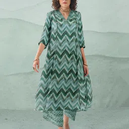 BAESD Women Printed Regular Kurta with Palazzos-image-36