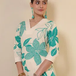 BKApparels Floral Printed V-Neck A-Line Cotton Kurta-picture-42